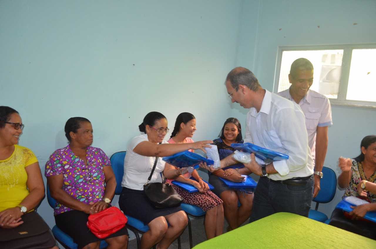 A Prefeitura de Camacã lança Programa Qualifica Bahia para curso de Corte Costura